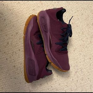 size 3 under armour shoes